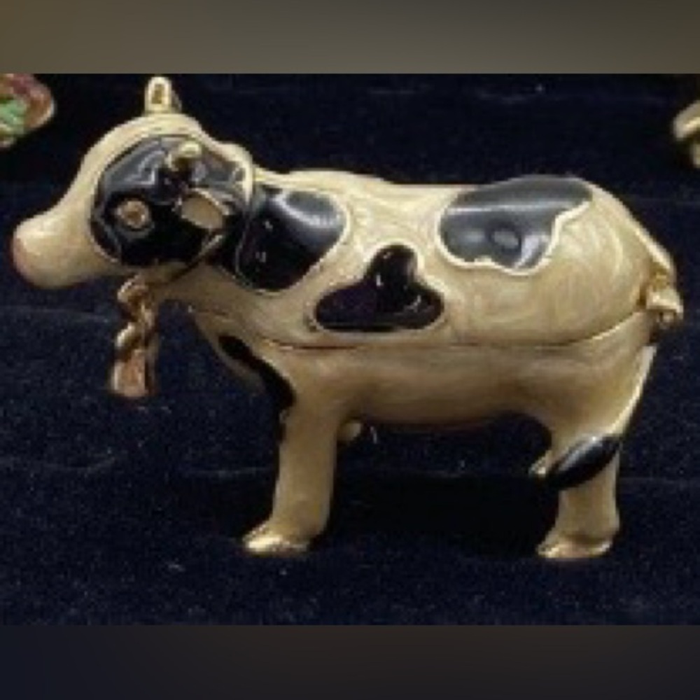 Vintage 90’s Monet Cow Hinged Trinket Box in Cream w/Black and Gold